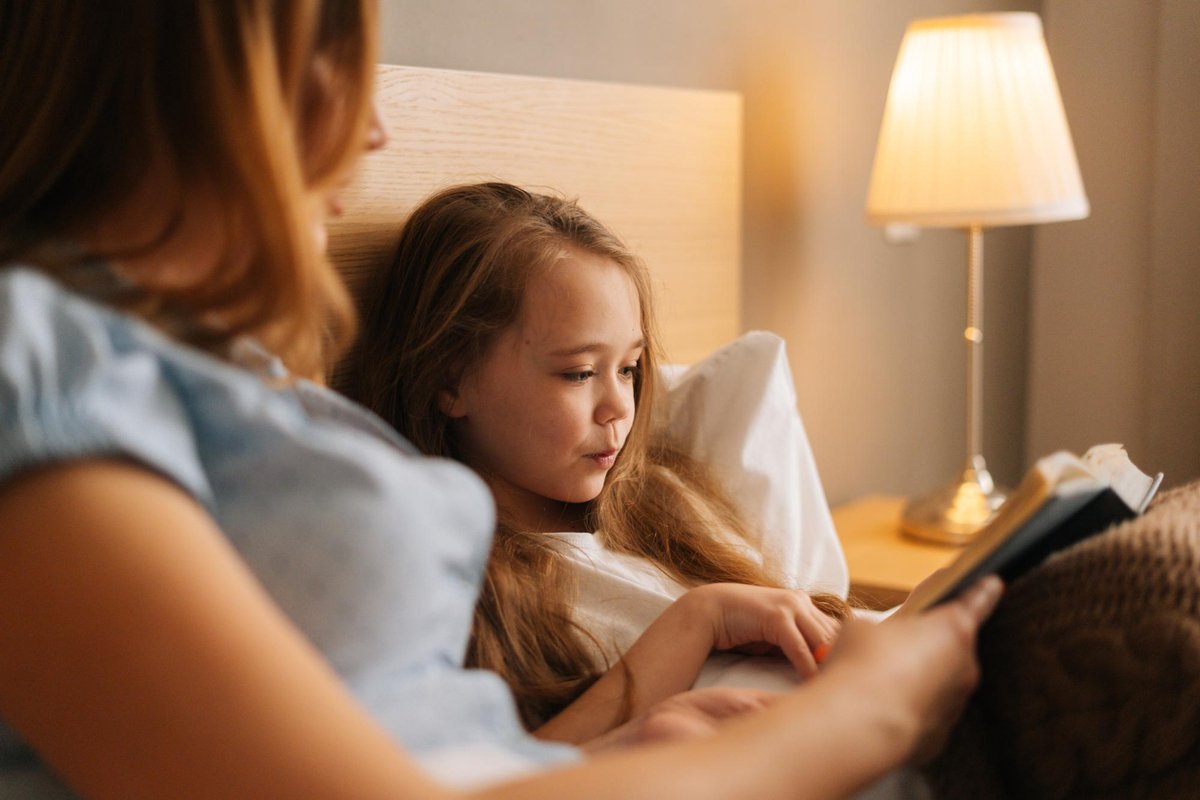 _singlenotalone's tweet photo. According to parenting expert @DrDanaSuskind opinion piece on @CNBC, routines can help kids feel more secure, boost their resilience, and improve their overall well-being.
Give Suskind's piece a read 👉 https://t.co/4XTiIRwxJ2. @NLM_NIH
#SingleNotAlone #Parenting #Routines #SNA https://t.co/2ZShrTaT9L