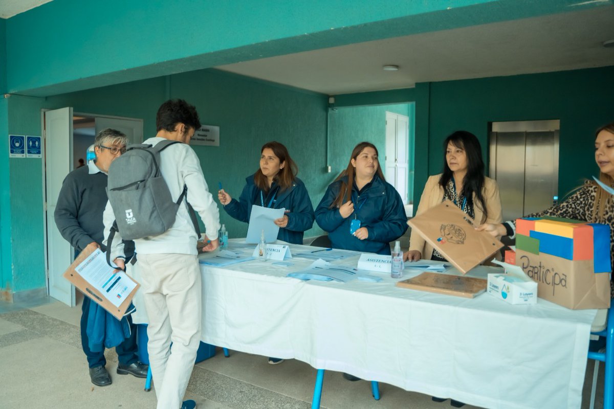 SeremiSaludM's tweet photo. La seremi Gloria Icaza 👩‍⚕ fue parte del 1er Congreso de Promoción en Salud, actividad organizada por Seremi de Salud y @ucatolicamaule 🤝, donde se abordaron la malnutrición en exceso 🍭🍟🚫 y los desafíos para promover estilos de vida saludable en la población ⛹‍♂🤸‍♂🍎🥬. https://t.co/idgEEfzrY4