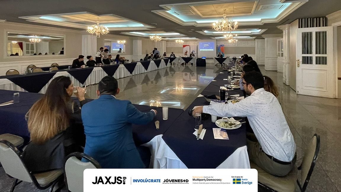 JAxJS_ong's tweet photo. Gobierno joven 2022 en ciudad de Guatemala realizó el acercamiento de 40 jóvenes con distintos diputados para poder conocer la realidad de ser funcionario público en Guatemala.
#GobiernoJoven #Juventud #cambio #nuevageneracion #Gobierno #JAxJS #involúcrate https://t.co/EDSh08DEim