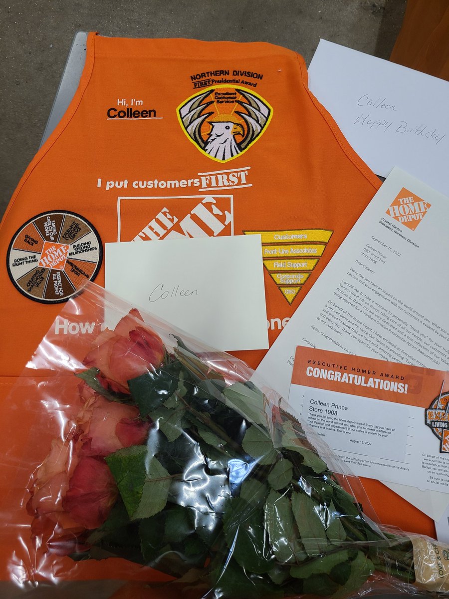 1908FESD90's tweet photo. @crystal_hanlon thank you so much for this stunning apron. I was very surprised and humbled. It is incredible that you honored me with this.
#1908STRONG
@raulrivera74 @DeerAttlee @Manny_CubFan @White2Dawn https://t.co/AQbvjgugzr