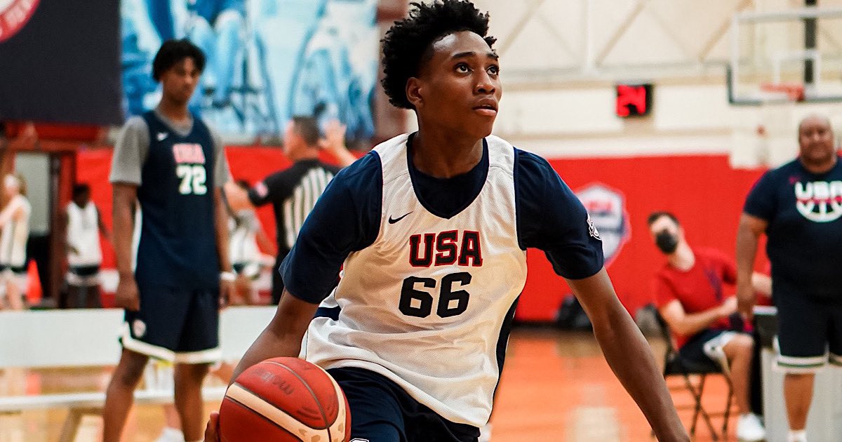 “It’s Coach Savino. They show a lot of love, too, every day…” 🗣 4-star PG Tahaad Pettiford talks UCLA, possible visits, and commitment timeframe READ | on3.com/news/tahaad-pe…