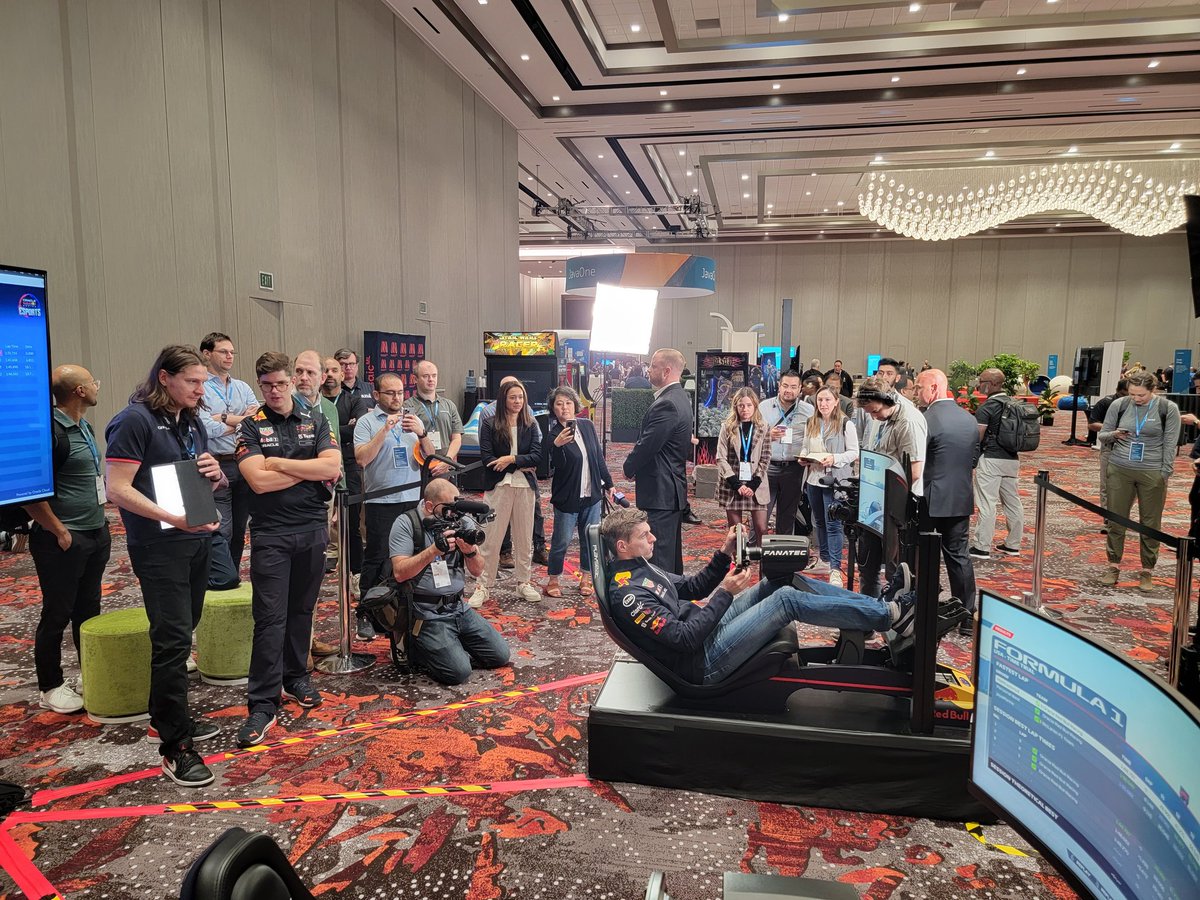 OracleDevs's tweet photo. 🚦🏎️ @Max33Verstappen came by #DevNucleus to set the time to beat in the @redbullracing seats! Race on over to #BeatMaxV for your chance to win #ODevRel prizes. @CloudWorld https://t.co/75026AwchM