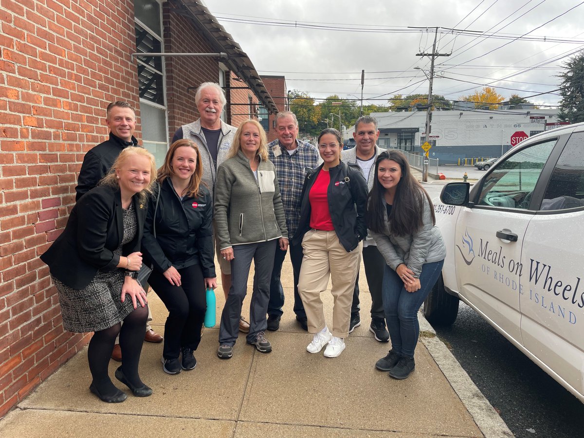 CCAUncommonCare's tweet photo. Thank you @MealsRI for inviting the CCA Health #RhodeIsland team to help deliver meals to Rhode Islanders in need this morning!
#CCACommunity #CCAHealthRI https://t.co/X16QO3kkum