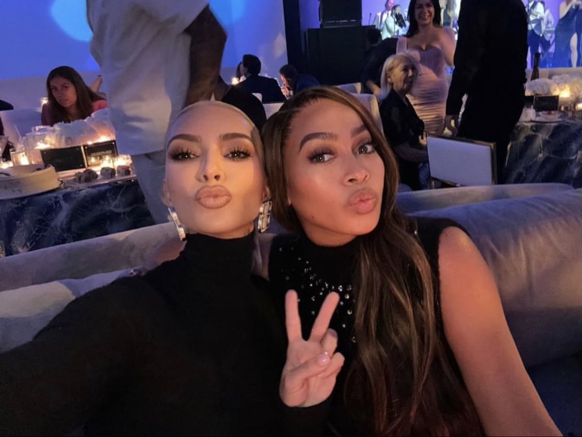 KimKardashian's tweet photo. Friends Foreva https://t.co/MI4F9UzLpm