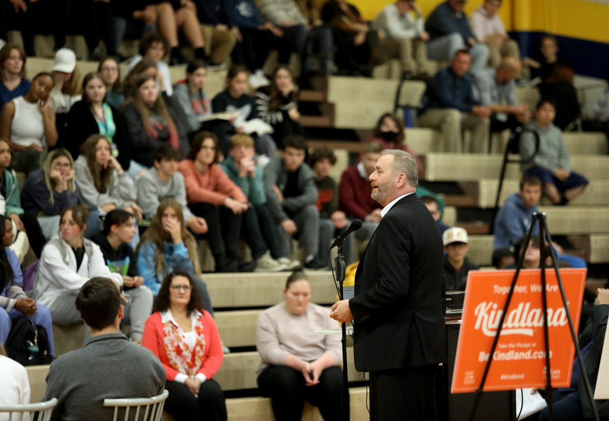 OhioAG's tweet photo. AG Yost visited Wickliffe today to help the Values-in-Action Foundation kick off “Kindland” initiatives &amp; award $7,000 to the Cleveland-area nonprofit, the first grant provided from the sale of Ohio’s specialty license plate aimed at preventing bullying.
➡️https://t.co/Gv05SUVYhf https://t.co/l4jJgg7Arh