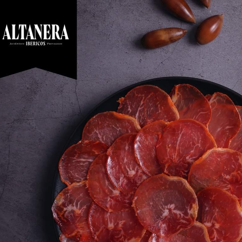 PickingMarket's tweet photo. ¡El lomo ibérico de #Altanera es simplemente impresionante,su #calidad y su nivel óptimo de grasa entreverada le aportan una textura jugosa y un #sabor exquisito y difícil de superar! 🐖🌰

¡Pruébalo en sus distintas variedades,conquista todos los paladares! 🍽️👏

#PickingMarket https://t.co/DYp6pbP57f