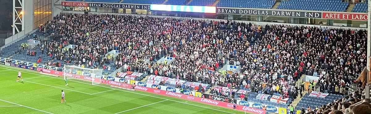 JHunterChron's tweet photo. Midweek away game on Sky? No problem. #safc https://t.co/ieQxrZ7c9O