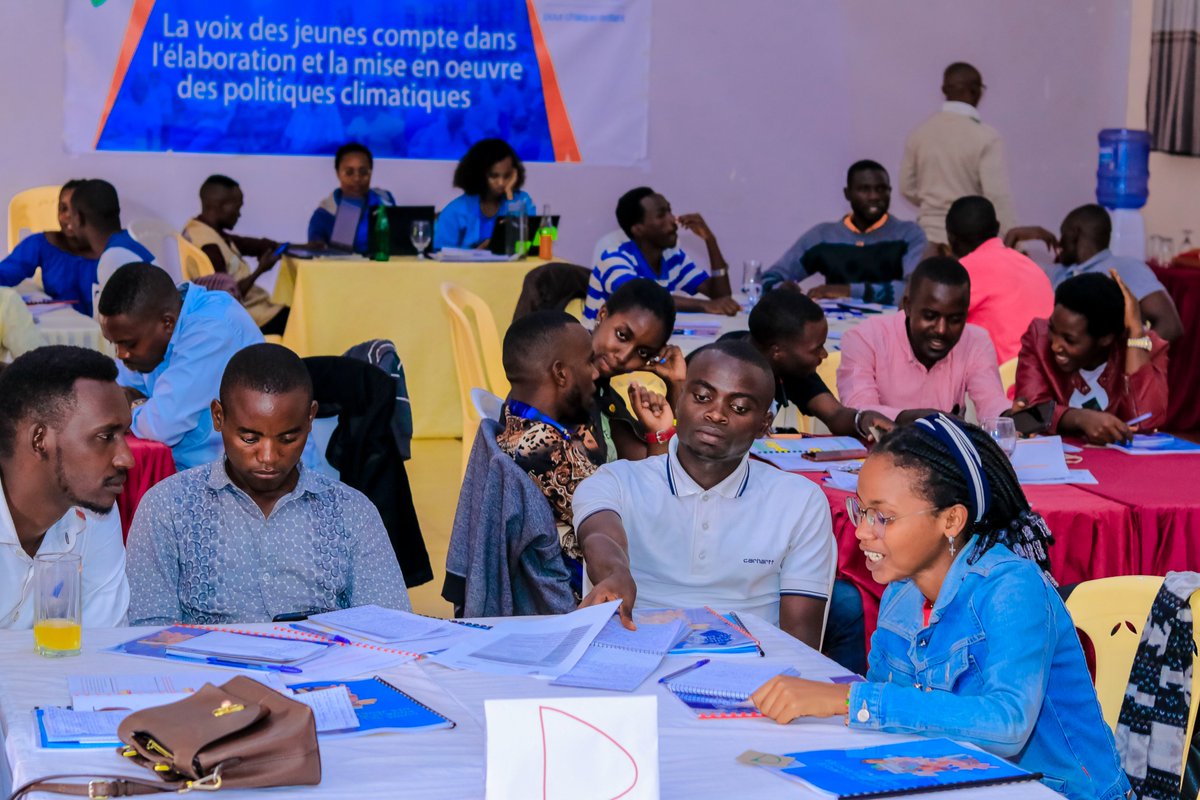 2250Ishaka's tweet photo. ISHAKA 2250 avec l'appui de l'@UNICEF_Burundi organise une formation en cascade pour le réseau des jeunes ambassadeurs face au #ChangementClimatique.
La formation outille les organisations des #jeunes de NGOZI et GITEGA œuvrant dans ce secteur sur les techniques de plaidoyer. https://t.co/jHb06gJ34D
