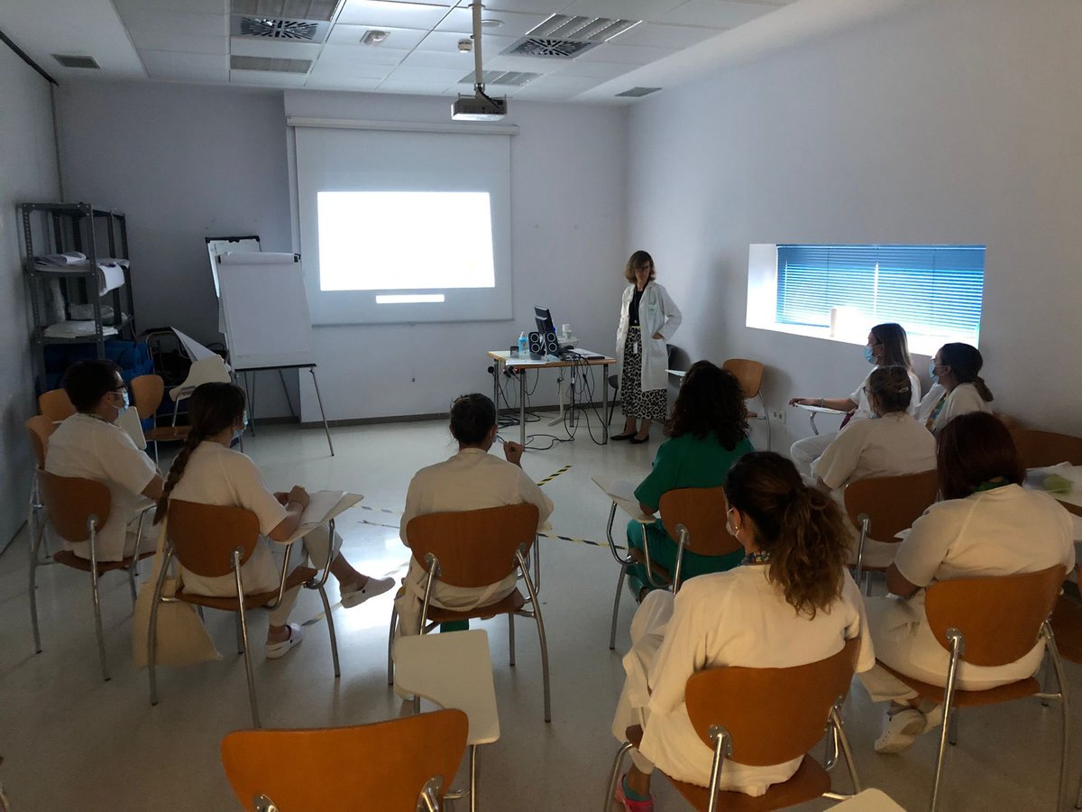 Farmacia_H_Pon's tweet photo. Hoy Segundo día de los talleres formativos de AF en Consulta para Técnicos d Farmacia con @joakiurda @doro_macv 
✅ role play incluido👌🏻 by @ignabreci 
Gracias #alumnos por vuestro interés!!! #formacionContinua https://t.co/jVHRK2chbs