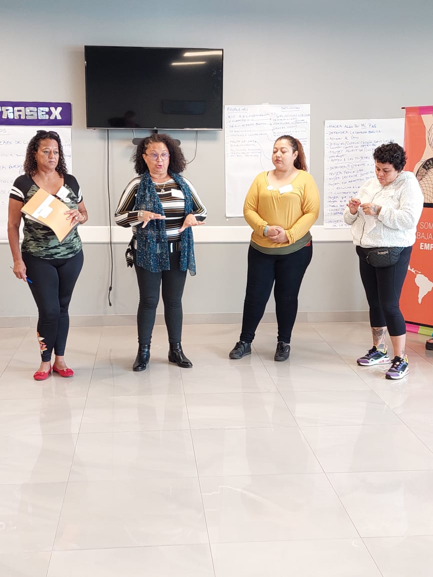 En el marco de las actividades por #RedTraSex25Años🥳 estamos en un taller, reflexionando sobre la historia y la identidad política de nuestra organización ¡Qué alegría reunirnos todas! #TrabajoSexualEsTrabajo #TrabalhoSexualÉTrabalho #SexWorkIsWork