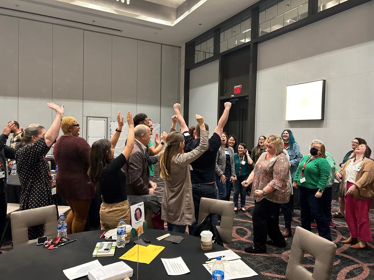 Jennifer Sirangelo tweet media