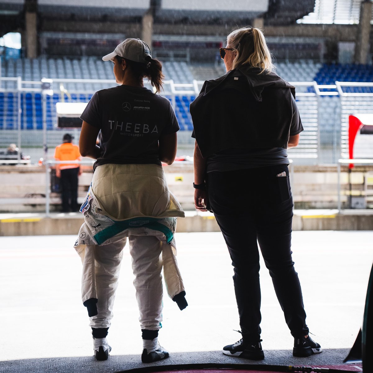 reemajuffali's tweet photo. Team 💚 less than a year ago @TheebaMSport was just an idea. Now, here we are at the end our first season, having secured 2nd in the Pro-Am championship. It wouldn't be possible without the hard work and dedication of this crew. I can't thank them enough 🐺 proud. #TeamTheeba https://t.co/T2yxGhQH6a