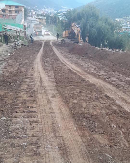 TashidelekN's tweet photo. #Roadupdate #kuenselphodrang 
#buddhapoint #thimphu 

The road towards Kuensel Phodrang is now open to traffic. It was closed for last 6 months. https://t.co/ufEkJnWlnE