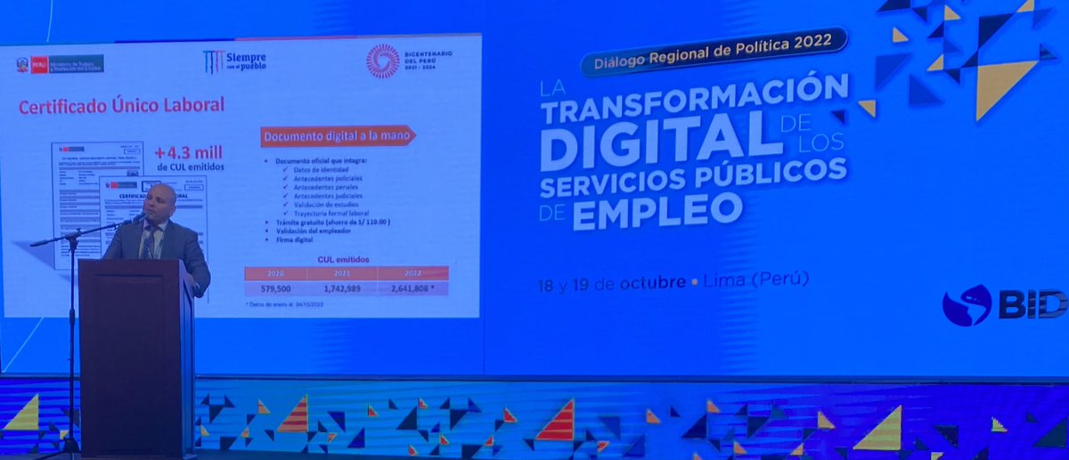 El Sr. Ministro de Trabajo y Promoción del Empleo, Alejandro Sala Zegarra, da la bienvenida a los participantes del Dialogo Regional de Politicas. El Servicio de Empleo de Peru conta  una Bolsa de Trabajo con Inteligência Artificial desarrolada con apoyo del <a href="/el_BID/">Banco Interamericano de Desarrollo</a>