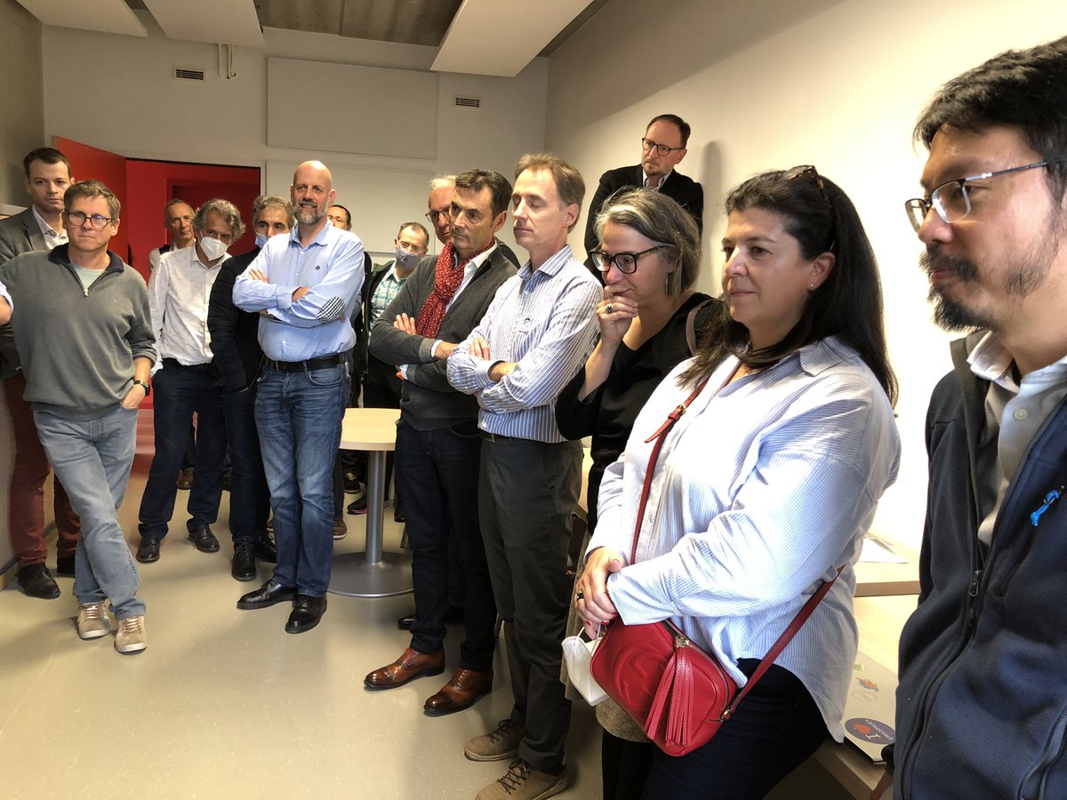 VpNum's tweet photo. #BootCamp10 #VpNum visite de l’Ecole des mines @Univ_Lorraine #ARTEM -présentation d’un microscope électronique à balayage par Alexandre Nominé @MinesNancy et une folle histoire de bague de Pierre Le Grand retrouvée par des archéologues sur un corps conservé à -30 degrés https://t.co/W2GZNwDRhk