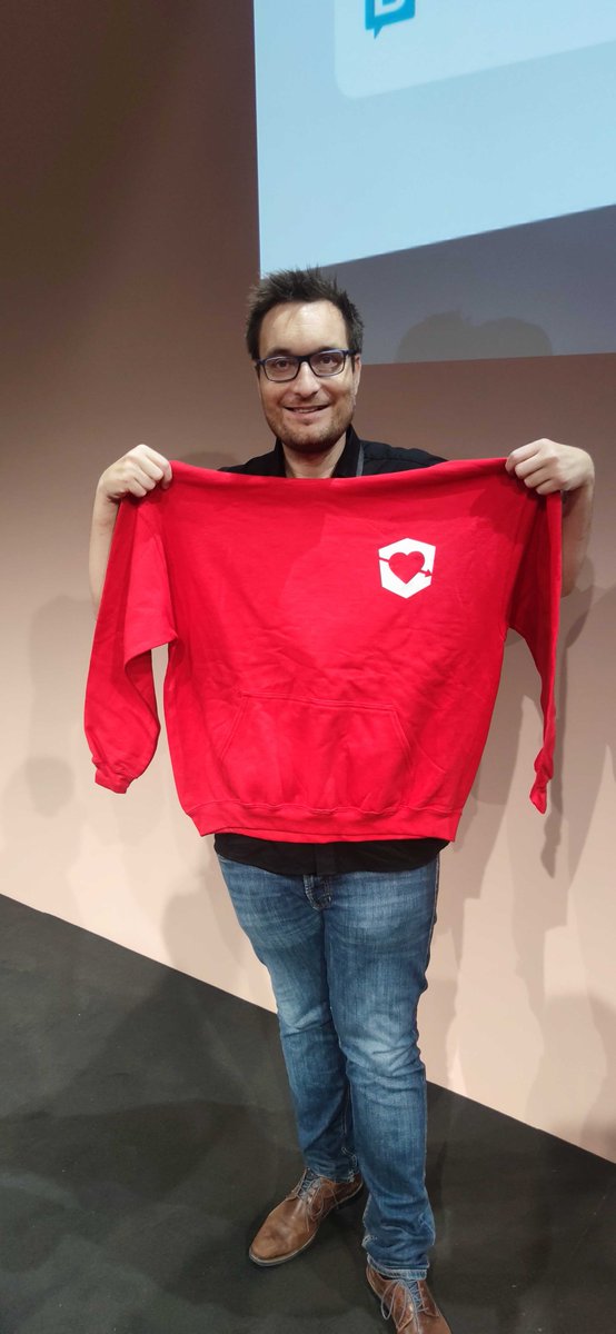 What are the benefits of taking part in Angular conferences and events? Above all, the opportunity to meet many interesting, experienced people from the Angular Community 😍

<a href="/HouseOfAngular/">House of Angular</a> <a href="/AlexOkrushko/">Alex Okrushko 🇺🇦</a> <a href="/ManfredSteyer/">Manfred Steyer</a> <a href="/Michael_Hladky/">Michael Hladky</a>