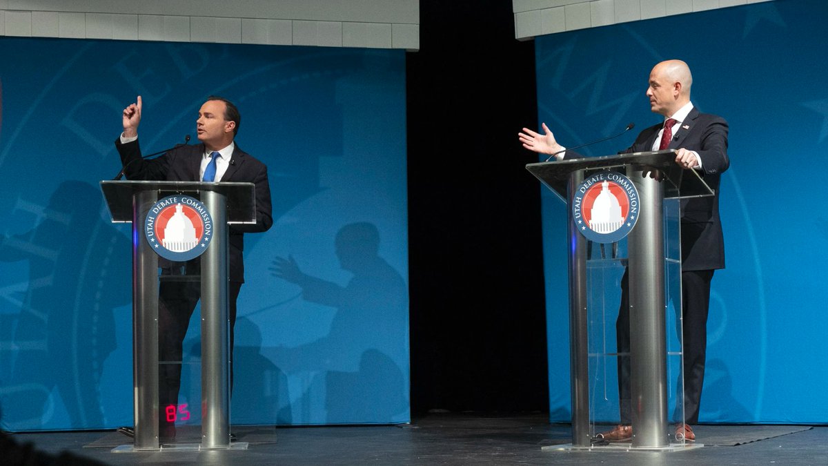 thermokarst's tweet photo. I couldn't see this on the live stream, but there was a BS detector at the bottom of each podium in yesterday's #utdebate.

Based on this single photo, it looks like there wasn't equal truth telling between @SenMikeLee and @EvanMcMullin. #utpol #utleg
https://t.co/zTgxcRTHXi https://t.co/yHGskSsOpv