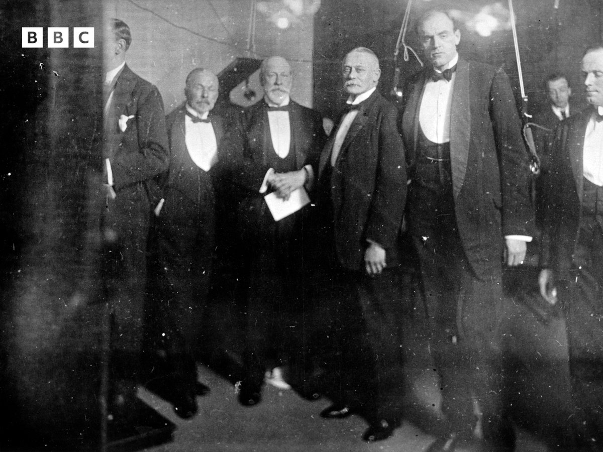 BBCArchive's tweet photo. Here are two of the oldest photos in the BBC archive, taken at the launch of Welsh radio station 5WA on 13 February 1923. #BBC100 https://t.co/ffXaMw49WO