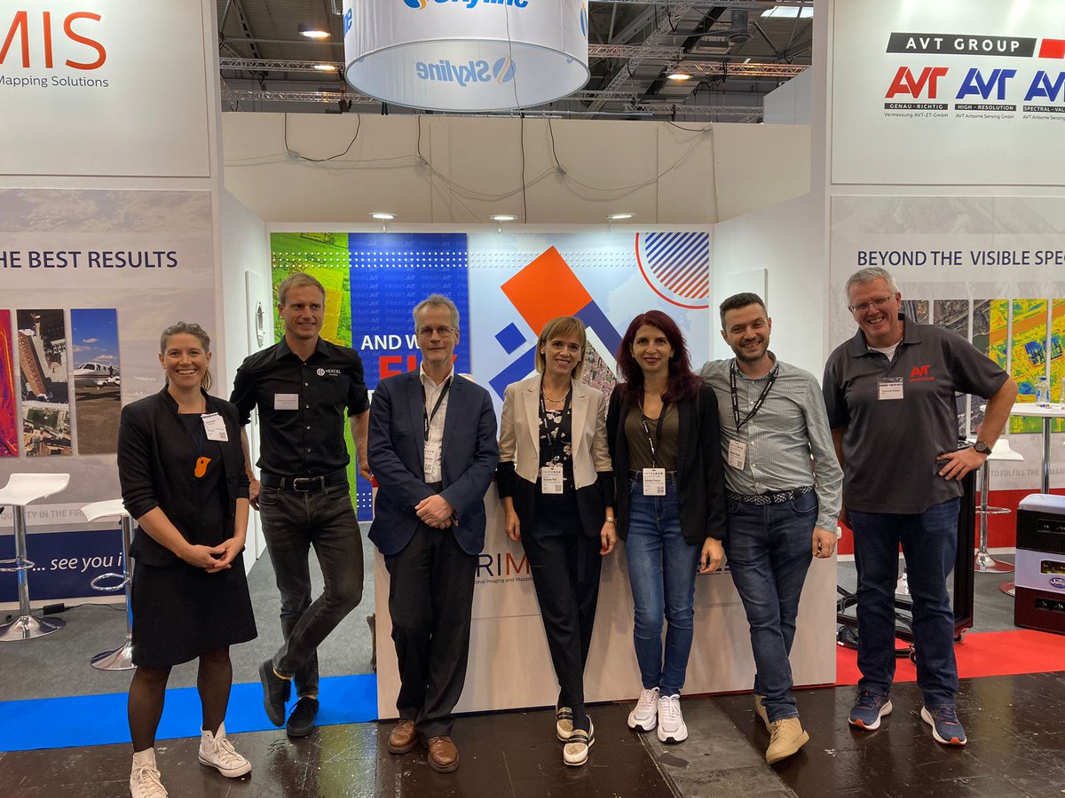our partners from @AVT_Geomatics, <a href="/vexcel_imaging/">Vexcel Imaging</a>, <a href="/UniHannover/">Leibniz Uni Hannover</a> and CNC Romania visiting @InsideIntergeo in #Essen
#3D #photogrammetry #LiDAR #mapping @MSCActions