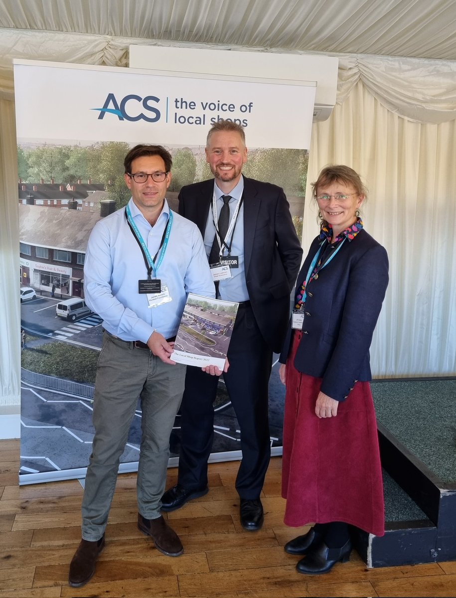 Plunkett_UK's tweet photo. Really useful catch up with @JMLowman about partnership and future opportunities for retail. Also good see a copy of the latest @ACS_LocalShops Local Shop Report, which includes Plunkett data on #communityshops. #HOC22 https://t.co/Elear8yj0o