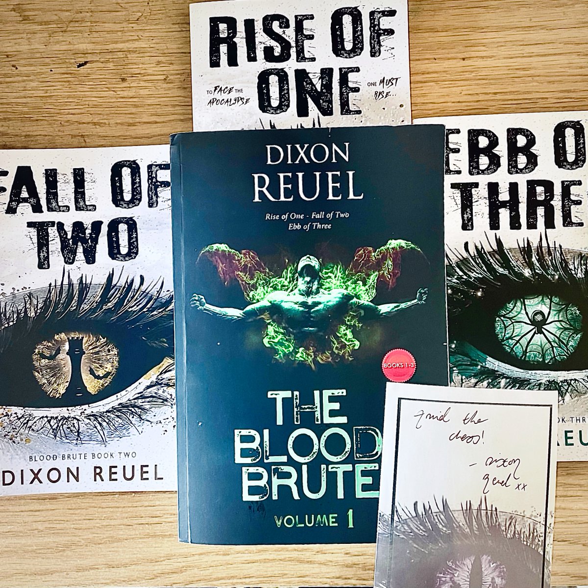 🦇✨GIVEAWAY TIME✨🦇

Twitter-only! To celebrate spooky season, I'm giving away a paperback of The Blood Brute, Volume 1 + a signed bookplate!

✨FOLLOW &amp; RT to enter
✨INTL ok!
✨ENDS 31 Oct
✨BONUS Tag a friend who enjoys their post-apoc with a paranormal slant!

#BookTwitter