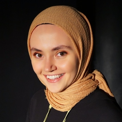 Hafsa Tepekule moved to the US in May 2022. She most recently played Nina in the one-person play Nina Braun, and won the Young Generation Best Actress award at the Ozdemir Nutku Awards in June. #artistshighlight #meettheartists #berkeleytheatre #infernotheatre #quantumdesire