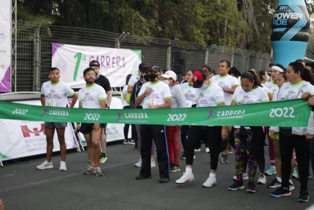 buscandoalucy's tweet photo. @MarioCNN Buenos días Mario, te cuento que la 1a. carrera por el bienestar y la salud mental fue un gran éxito, @TeranMaureen  fundadora de #EsTiempodeHablar realmente ¡se la rifó! Y el @INPRFM siempre brindando la mejor atención. https://t.co/BoA4hXvjnc