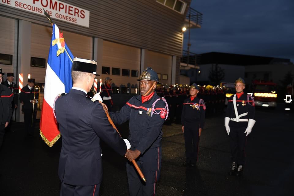 🚒#pompiers | Passation de commandement au centre de secours de <a href="/VilleDeGonesse/">Ville de Gonesse</a>, en présence de Dominique Lepidi, sous-préfet de Sarcelles, de <a href="/LucStrehaiano/">Luc Strehaiano</a> président délégué du conseil d'administration du #SDIS95 et du colonel <a href="/LChavillon/">laurent chavillon</a>, directeur départemental du <a href="/Sdis_95/">Sapeurs-pompiers du Val-d'Oise 🚒</a>