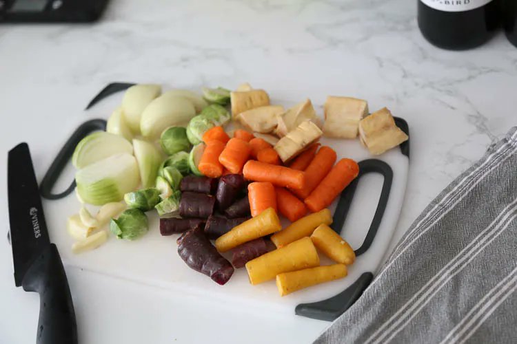 xameliax's tweet photo. *NEW* Easy Slow Cooker Chicken Fricassee Recipe https://t.co/4YpfpFnUjU - A quick mid-week dinner packed full of goodness! Use up your leftovers with this prepped in 5 minute dish. https://t.co/qWEAeCTB2G