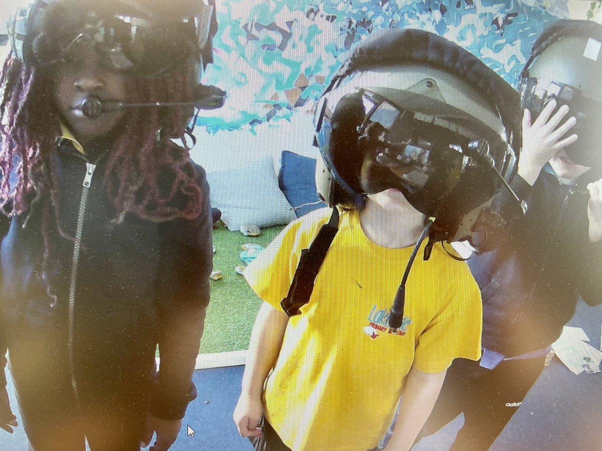 LakesideYork's tweet photo. KS1 had a brilliant morning learning about different types of planes and about the RAF. They really enjoyed flying model planes outside, trying on flying helmets and seeing a real RAF flying suit too! #lakehistory #RAF #RAF_Leeming https://t.co/KjxB1KsZkW