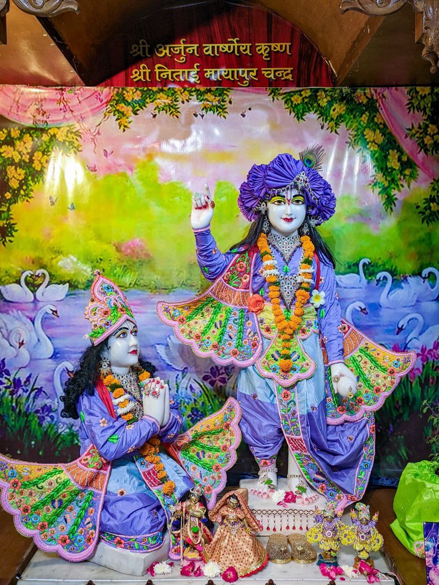 IskconAligarh's tweet photo. #Arjun #Krishna #deities(called as #Arjun #Varshney #Krishna) #Darshan,
#Iskcon #Aligarh #Gita #Gyan #Mandir, #Harduaganj. 18.10.2022
Photography courtesy of Mayapur Chandra (KRD) Prabhuji.
#APNA #SAHAYOGI #PREMI #PARIVAR.
#अपना #सहयोगी #प्रेमी #परिवार | https://t.co/7IxUuqulps
