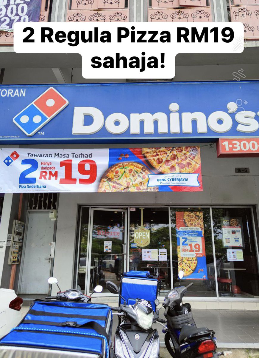 MalayFoodHunter's tweet photo. Dominos buat hal,.. 2 Regular Pizza hanya RM19 sahaja!  Korang boleh pilih flavor pilihan korang daripada "perasa favorites" ni.

Tawaran start dari 18hb sehingga 31hb Oktober 2022, bermula dari 10pagi sehingga 5petang untuk free delivery.  Kalau untuk take away, sampai 10 malam! https://t.co/e8dufTNyVD