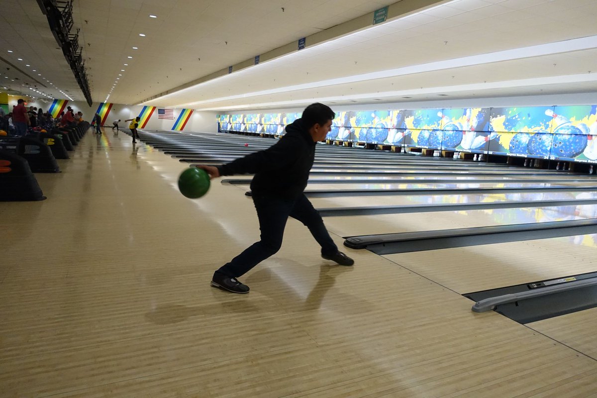 SteelTech_NA's tweet photo. Our Smyrna and Murfreesboro teammates had an incredi-bowl time at the bowling alley! It is always nice when our team can spare time outside of work to get together. #SteelTechTeam https://t.co/hVzdFIYENO