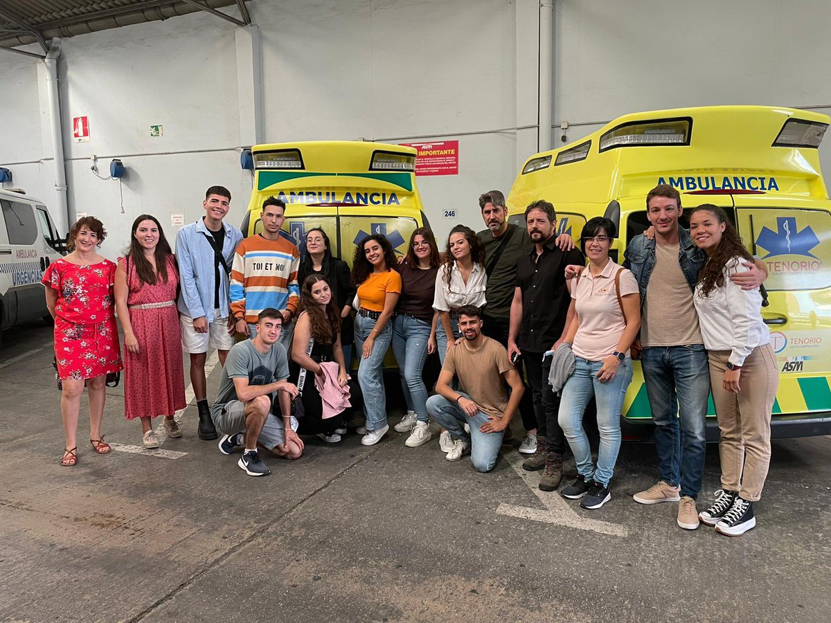 asm_malaga's tweet photo. Un año más @asm_malaga y @Amb_Tenorio acogen a los estudiantes de 2º Curso de la #FDual del Ciclo de #EmergenciasSanitarias para que puedan completar la formación en un entorno real. Gran trabajo del Departamento de Sanidad del IES Litoral de #Málaga
📷 @sanidadlitoral https://t.co/byKWNOQcx1