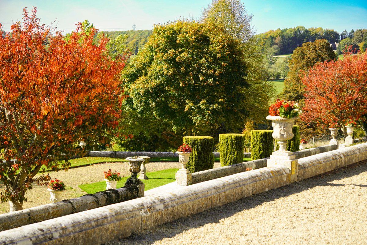 RendcombCollege's tweet photo. Such a beautiful day at #RendcombCollege 
#Autumncolours #Cotswolds #IndependentSchool https://t.co/O7WcmFZMhB
