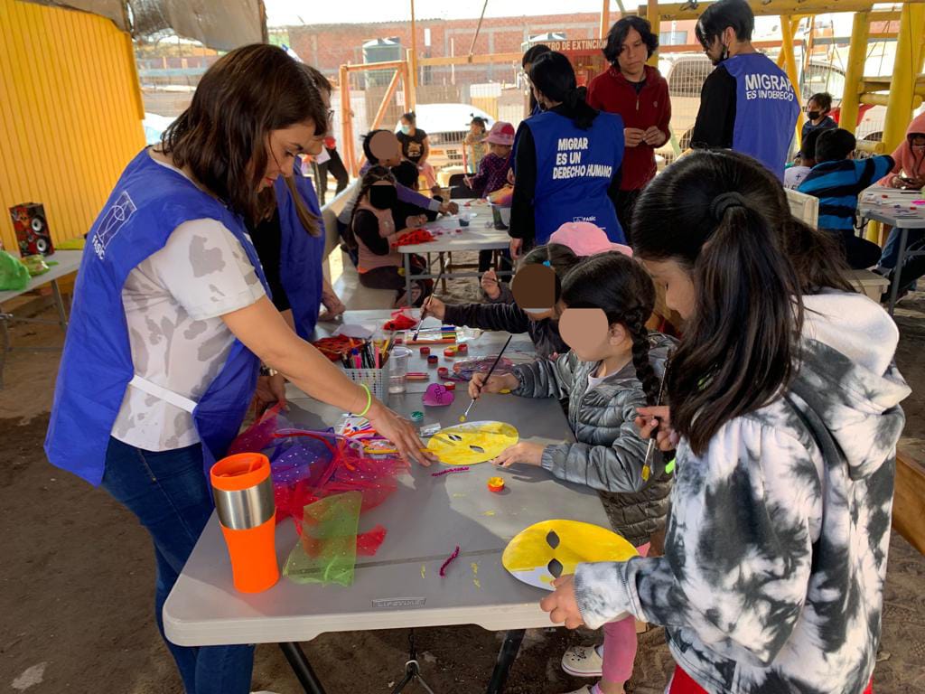 FASICDDHH's tweet image. 🙌Niños del Campamento Esperanza 2001 disfrutaron de una tarde de arte y emociones producida por #FASIC Arica.
📰 fasic.cl/wp/2022/10/nin…