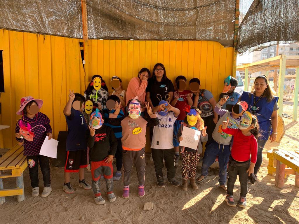 FASICDDHH's tweet image. 🙌Niños del Campamento Esperanza 2001 disfrutaron de una tarde de arte y emociones producida por #FASIC Arica.
📰 fasic.cl/wp/2022/10/nin…