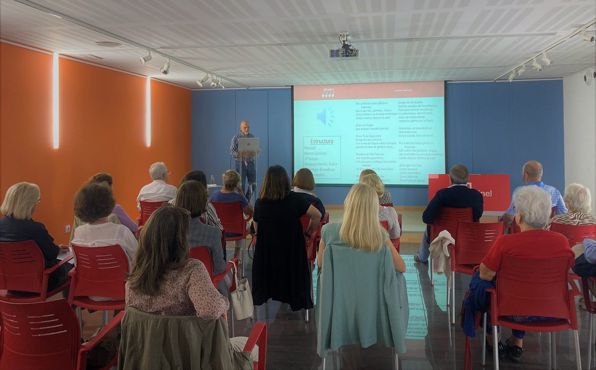 FundacionMainel's tweet photo. Ayer tuvimos la segunda sesión del curso Shhcúchame! con @bernardomora50 🎼 Analizamos obras valencianas (incluido el himno) y empezamos a ponernos en sintonía con el #otoño... ¡letimotiv del próximo día!

#culturavalencia #agendavalencia #aprendernoocupalugar https://t.co/hv33CcACM2