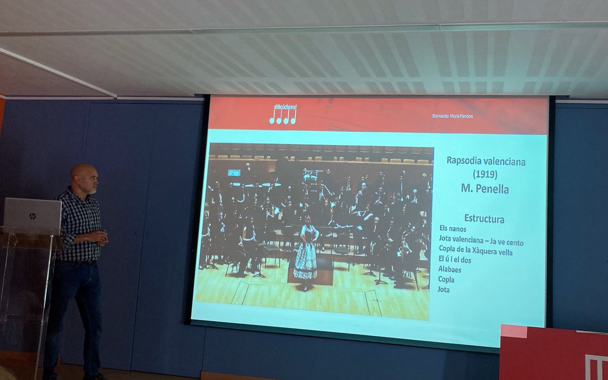 FundacionMainel's tweet photo. Ayer tuvimos la segunda sesión del curso Shhcúchame! con @bernardomora50 🎼 Analizamos obras valencianas (incluido el himno) y empezamos a ponernos en sintonía con el #otoño... ¡letimotiv del próximo día!

#culturavalencia #agendavalencia #aprendernoocupalugar https://t.co/hv33CcACM2
