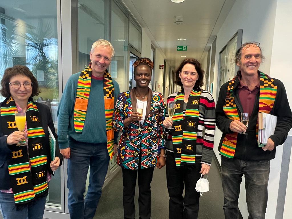 BiochemieJ's tweet photo. Congratulation to our new PhD Francisca Amoah who successfully defended her work on the functions of DEAD-box ATPase Sub2 @ Sträßer lab! Big thx to examiners @ElenaEvguenieva, Tilman Borggrefe &amp; Reinhard Dammann. @RTG2355 @IMPRS_MOB https://t.co/04kqMaqvXM