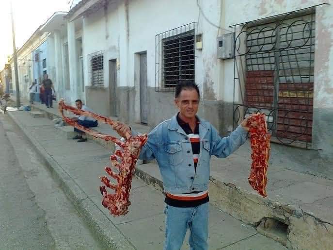 Lisbett29248543's tweet photo. @liscuestacuba Tradicional cultura de Resistencia creativa
#CubaMiente https://t.co/1Sbqq4OD3Q