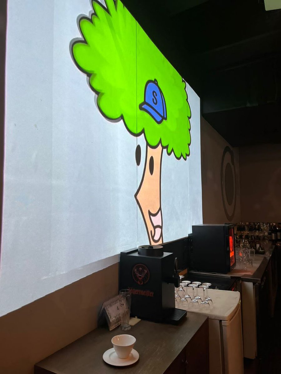 🧵
At the party, our project founders told the public about the SíversaX🌳 project 
How the team does a lot of useful things thanks to Web 3 and NFT technology.
#NFTCommunity #NFT #NFTProjects