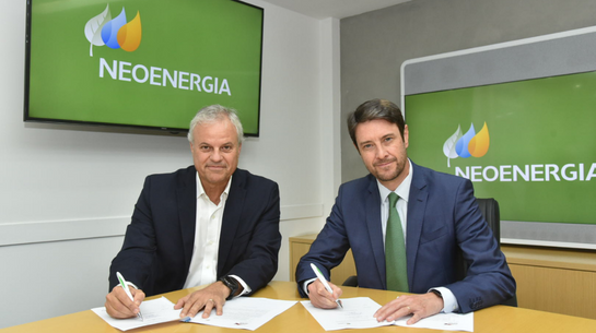 ConsuladoEspSP's tweet photo. A @NeoenergiaBR, filial 🇧🇷 de @iberdrola 🇪🇸, assinou um memorando de entendimento para desenvolvimento de eólica #offshore e hidrogênio verde com a #Prumo. O acordo é para projetos no Porto do Açu (RJ). #eólica #renováveis #hidrogênioverde
ℹ️ 🔗https://t.co/dX9P9UPtXN https://t.co/Q716SKfKV4