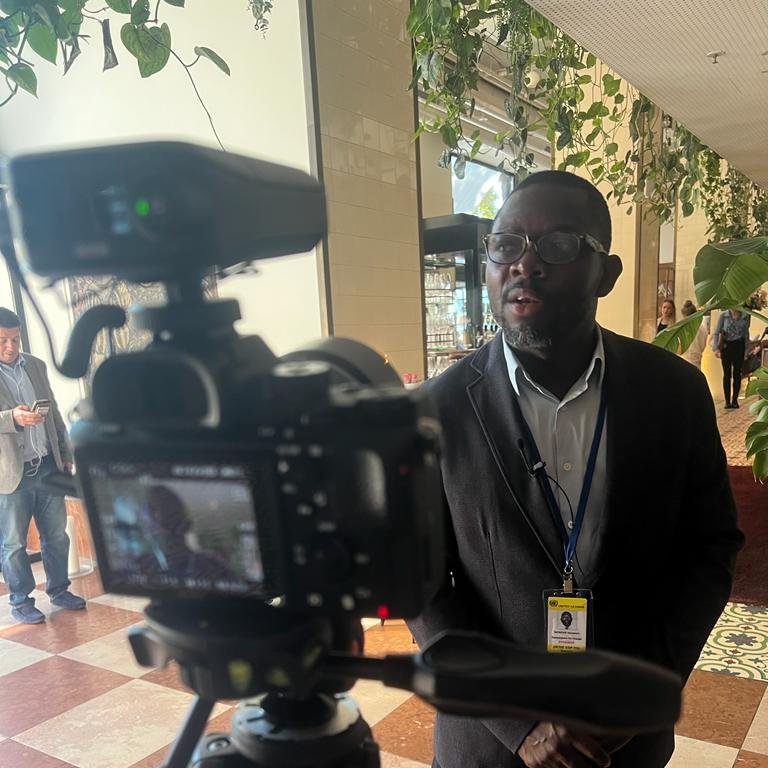 GI_TOC's tweet photo. 🇺🇳 With some of our #GIResilience Fellows and Grantees in Vienna for #COP11, we've been talking to...

🇱🇷 Vandalark Patricks, 2021 Fellow
🇨🇩 Alain Mugisho, 2022 Fellow
🇨🇲 Ewoule Lobe Estelle Marie Chancelle, 2022 Fellow
🇲🇼 Ponelo Kalonga, 2021 Fellow
(clockwise from top left) https://t.co/C0PSUGCdBN