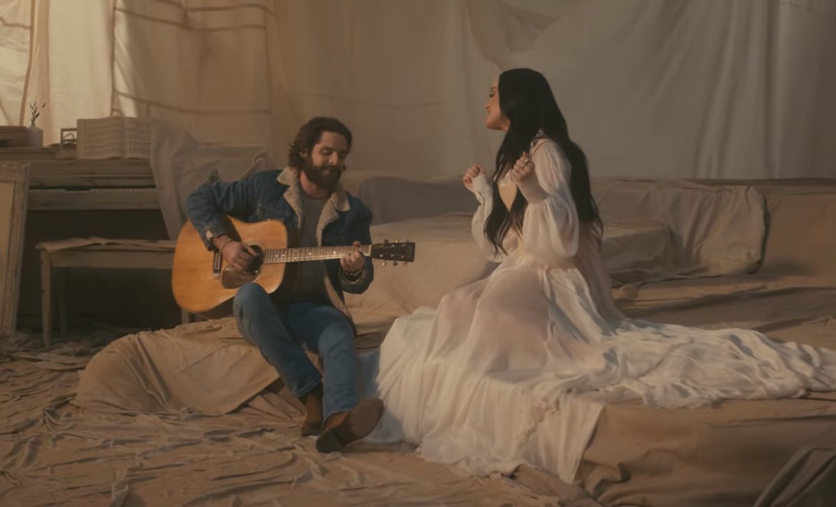 ThePetarDimo's tweet photo. THIS MUSIC VIDEO IS EVERYTHING 👏❤️ love you queen @katyperry and @ThomasRhett you guys killed it 👑 #WhereWeStarted #WhereWeStartedMusicVideo #katyperry #thomasrhett #katycat 😍 https://t.co/WV6x3GH4px