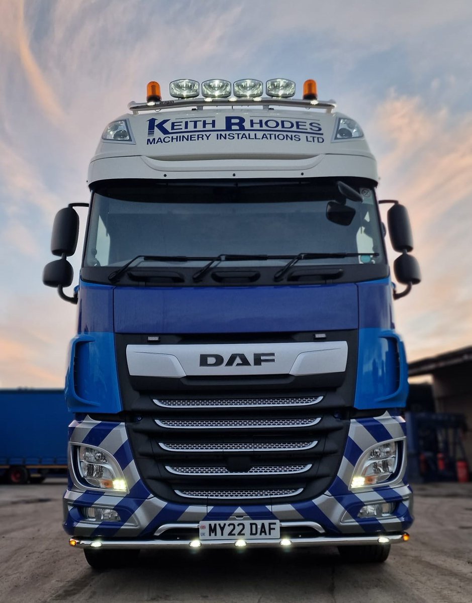 👀Keep your eyes peeled for our new #DafXF heading out on the roads. With our custom paintwork and additional lighting bars, we can't wait for #MY22DAF to be spotted out and about on the roads soon!
#KeithRhodesMachineryInstallationsLtd #KeithRhodesMachinery #DAFLorries #DafXF