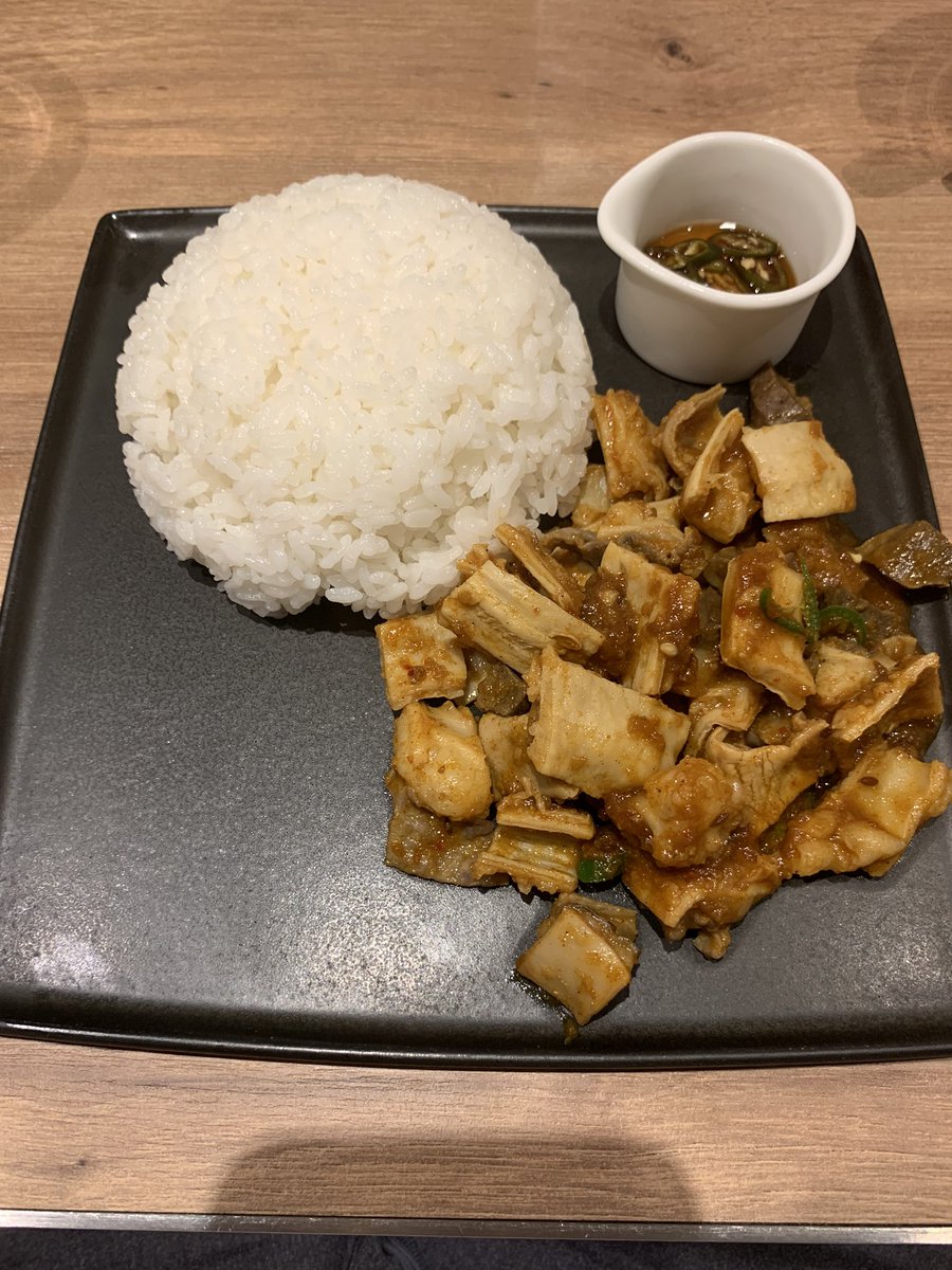 nameraka_______'s tweet photo. 神田カレースタンプラリー 10/16(日)
@ MONMOM

ホルモンカレー
———————————
#神田カレー街食べ歩きスタンプラリー2022 #神田カレー #神田カレーグランプリ #カレー #カレーは飲み物 　#カレーは世界を救う #カレー生活   #MONMOM #ホルモンカレー https://t.co/vXiISWku8s