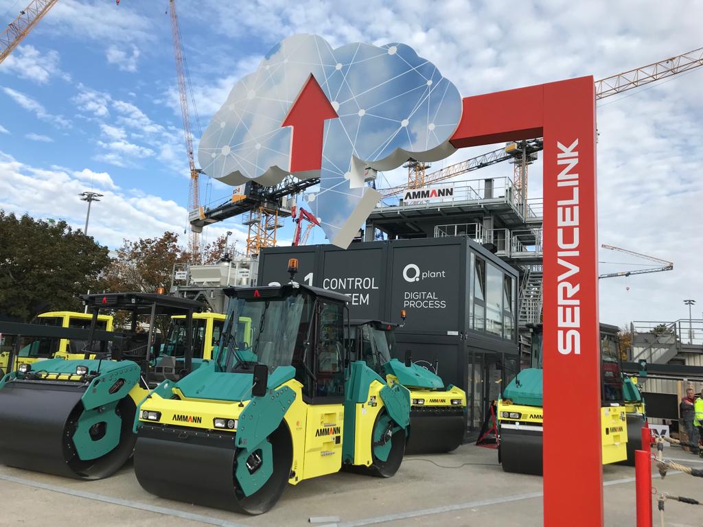 Ammann_Group's tweet photo. Big or small? ServiceLink doesn’t care. It provides the data that matters for plate compactors, rammers … and pavers and rollers, too.
#ammann #ServiceLink #digitalization #bauma2022 #machine #equipment #compaction https://t.co/V6mRN3xTfi