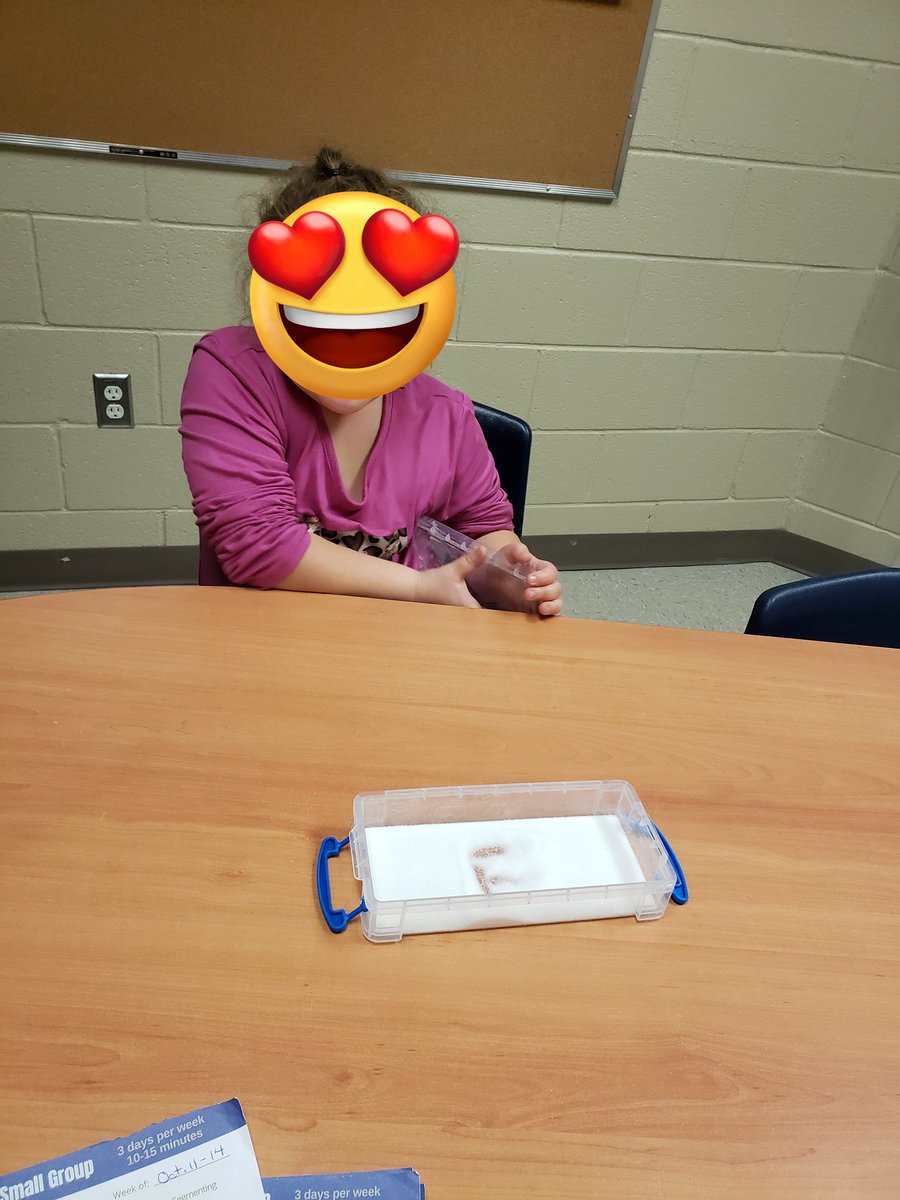 BrookeHaggith's tweet photo. Students enjoyed engaging in "write the sound" using our multi-sensory salt trays during our small- group phonics intervention lessons. @RoyalRoadsPS @MclayJulie @JulieRuberto @JeffBruce11 https://t.co/SSTWz69N2z