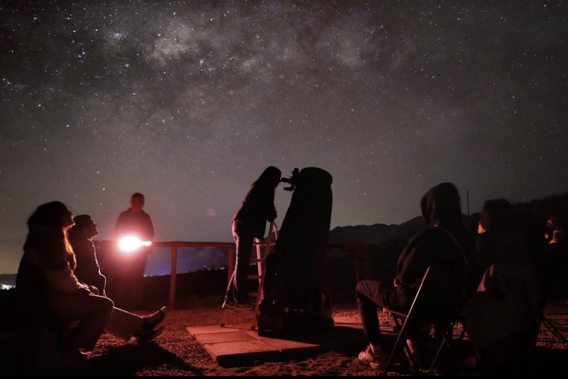 APIabroad's tweet image. API Chile students Stargazing under the clear skies of Valle del Elqui 🇨🇱🇨🇱🇨🇱
#ispyapi #apiabroad #studyabroadlife #studyabroad #chile #studyinchile
📷 by @apivalparaiso.vina